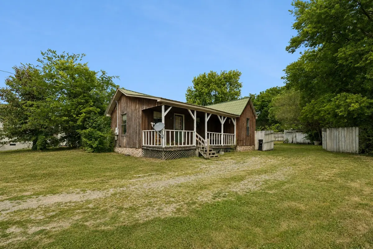 328 Murfreesboro Rd, Woodbury, TN 37190 - #1