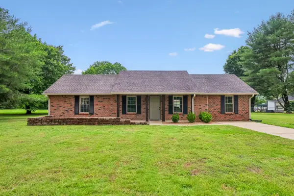 2504 Sundance Ct, Christiana, TN 37037