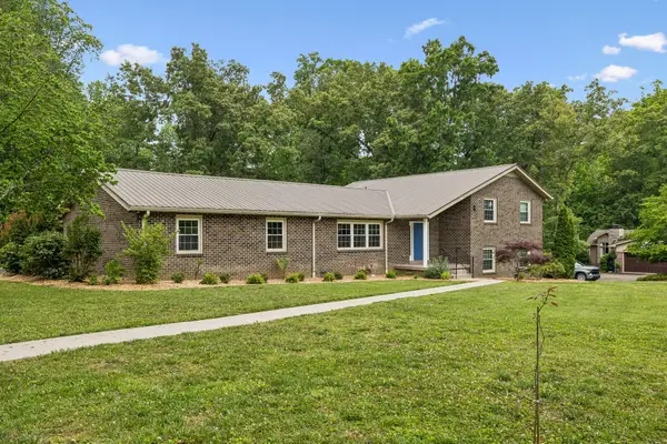 220 Lakewood Dr, Tullahoma, TN 37388