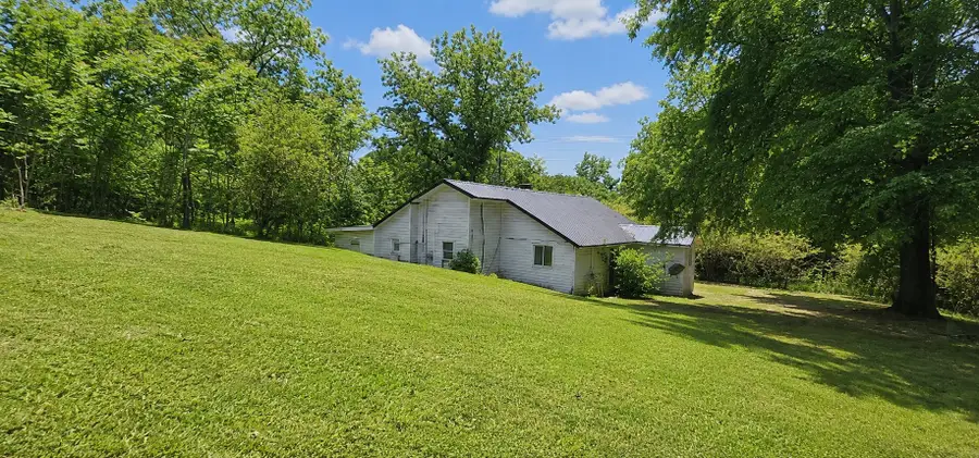 505 Draper St, Paris, TN 38242 - #3