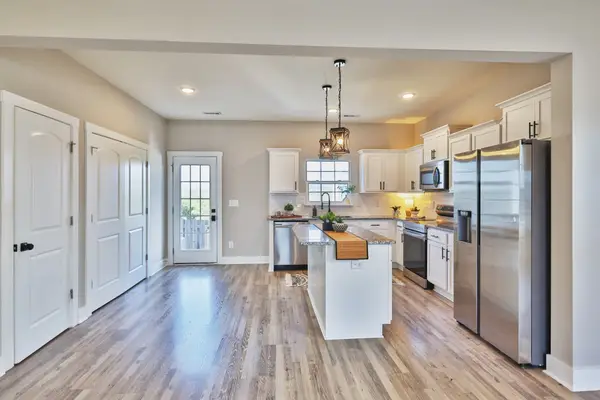 140 Dry Creek Commons Dr, Goodlettsville, TN 37072