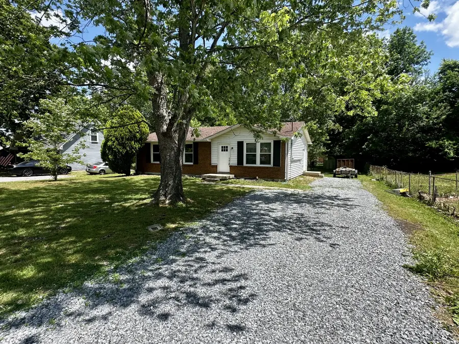 411 Julie Dr, Clarksville, TN 37042 - #3