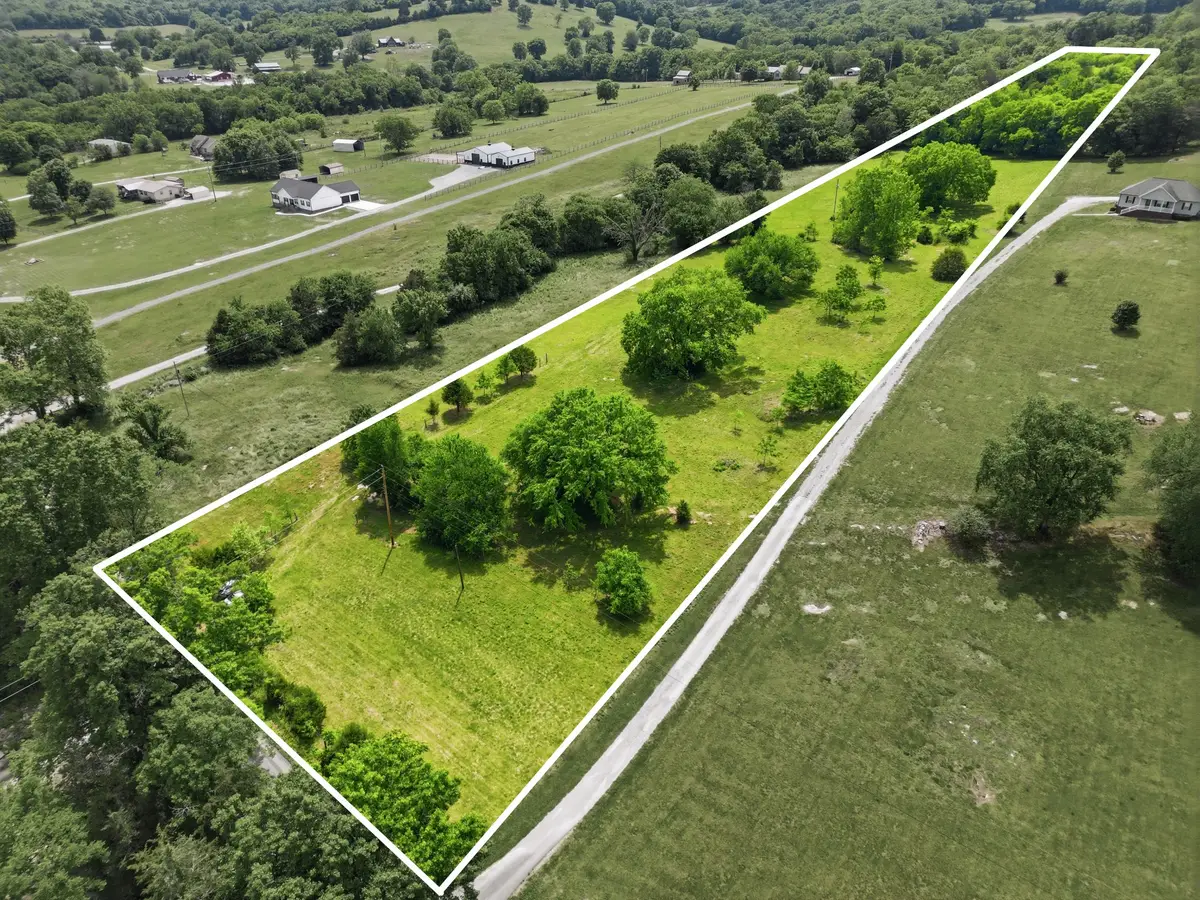 12 Glasgow Branch Rd, Hartsville, TN 37074 - #1