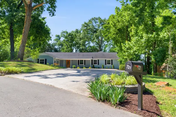721 Stirrup Ct, Nashville, TN 37221