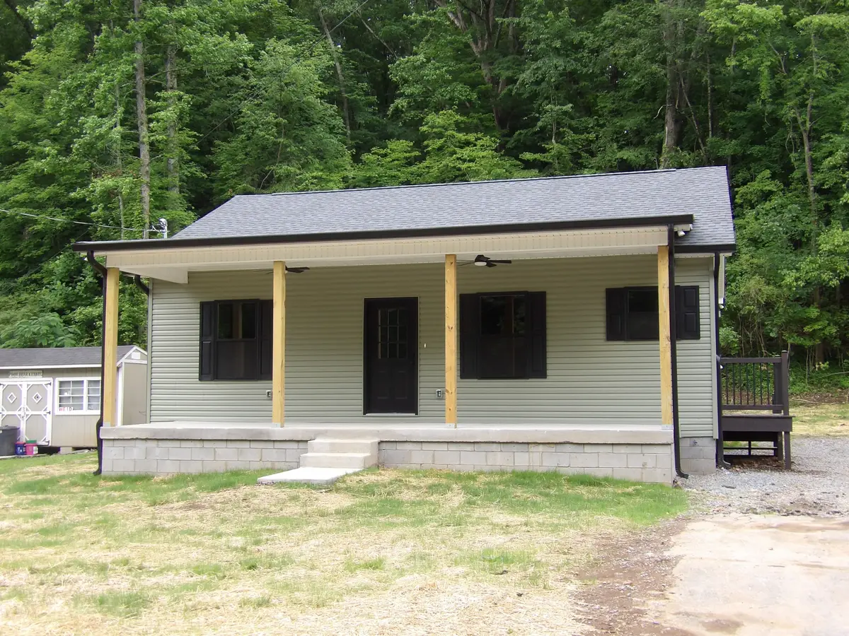 302 W Richland Ave, Waverly, TN 37185 - #1