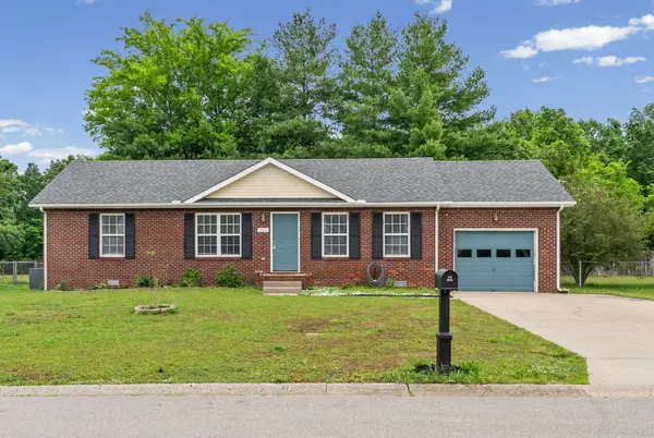 354 Broadmore Dr, Clarksville, TN 37042