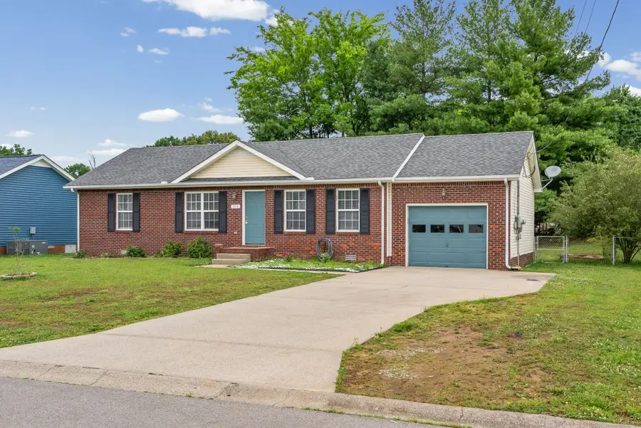 354 Broadmore Dr, Clarksville, TN 37042 - #2