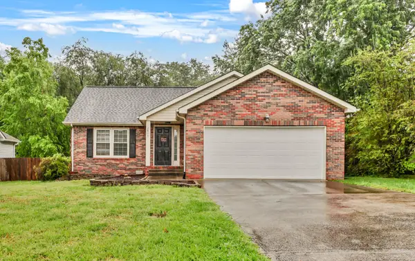 2819 Fenton Ct, Clarksville, TN 37040