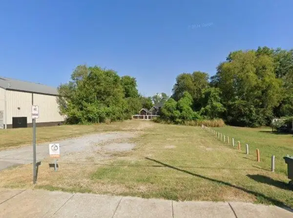 1025 Franklin St, Clarksville, TN 37040