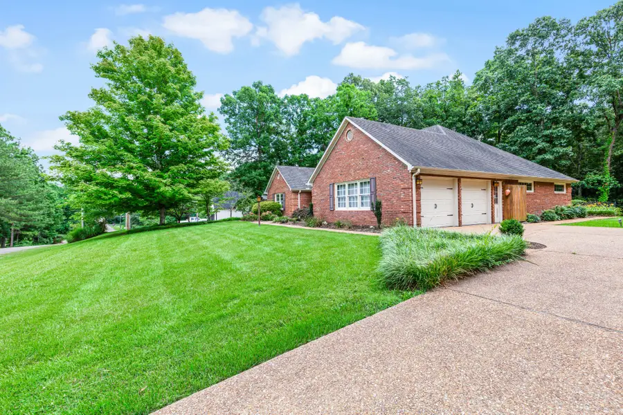 65 King Arthur Dr, Paris, TN 38242 - #2