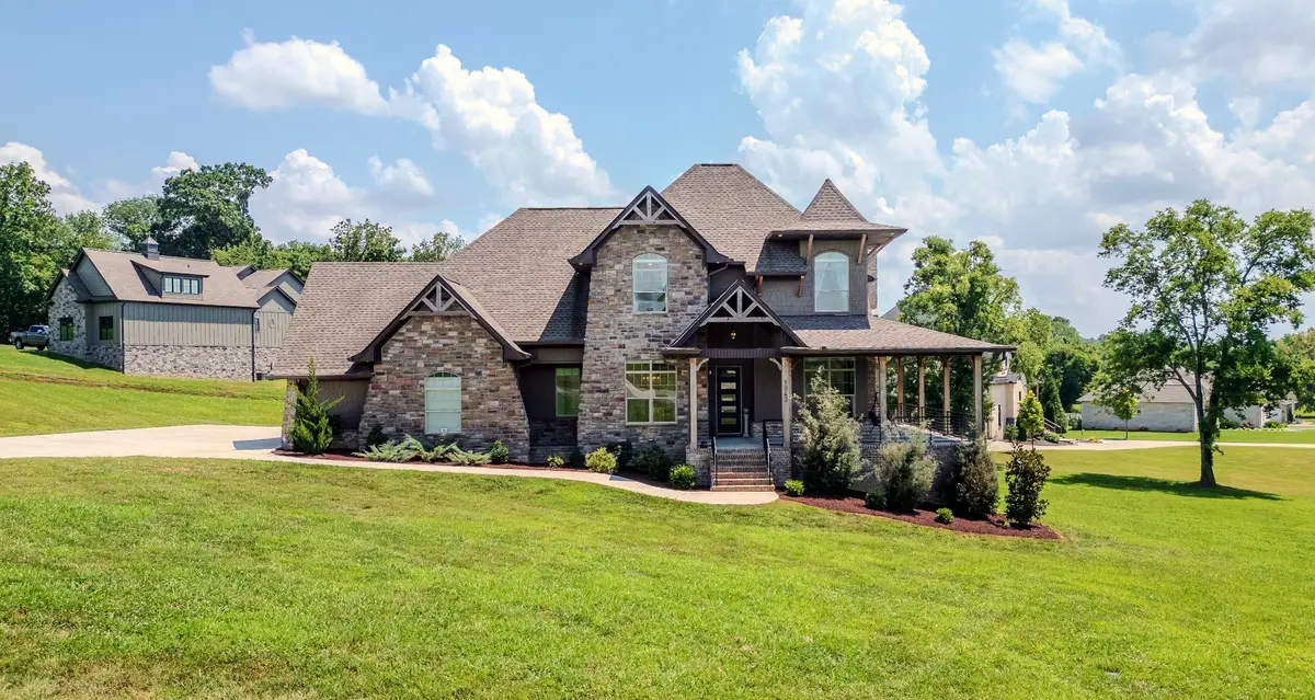 1043 Emerald Valley Dr, Castalian Springs, TN 37031 - #1