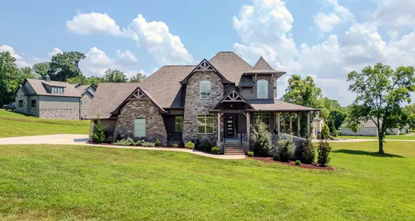 1043 Emerald Valley Dr, Castalian Springs, TN 37031