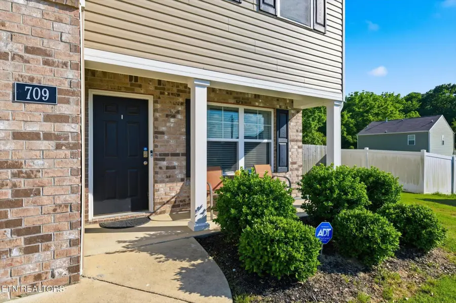709 W Tellico Ave, Athens, TN 37303 - #2