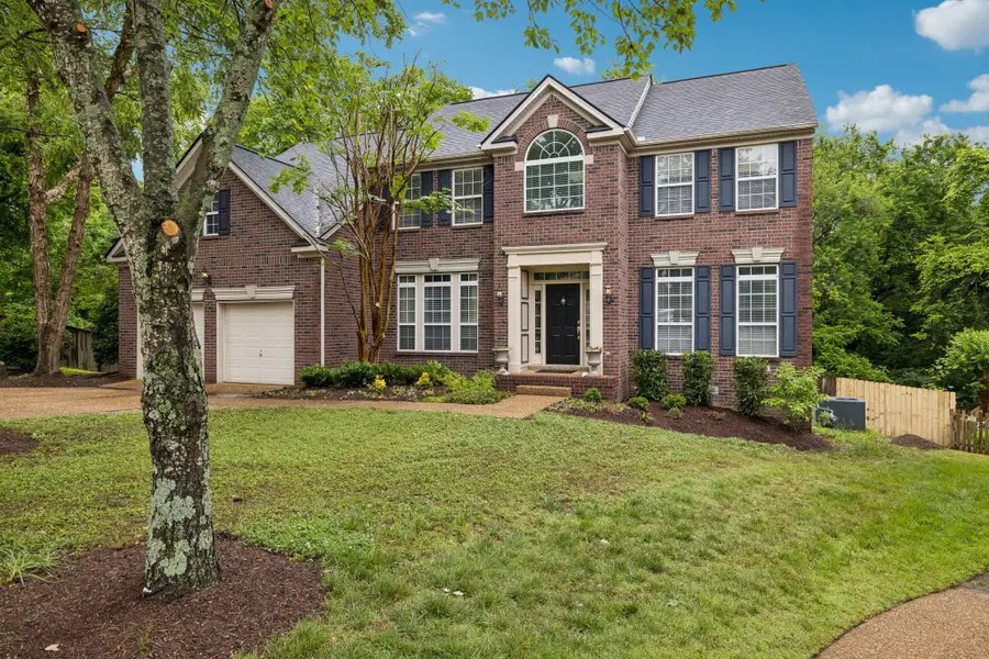 813 Glenavon Ct, Nashville, TN 37220 - #2