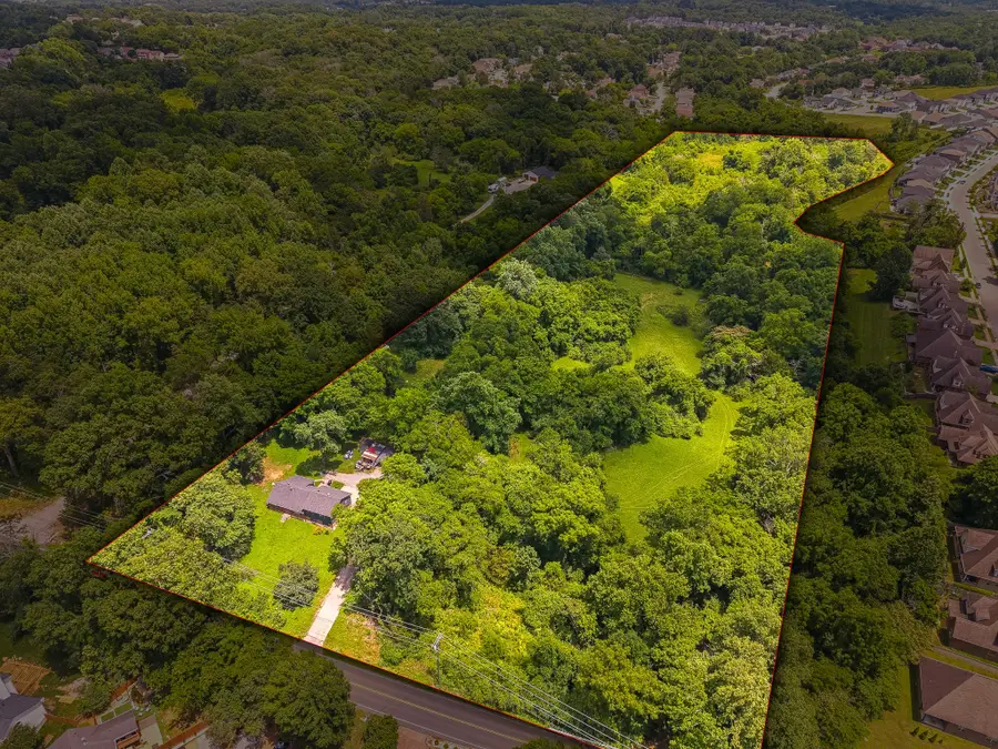 1083 Tulip Grove Rd, Hermitage, TN 37076 - #2