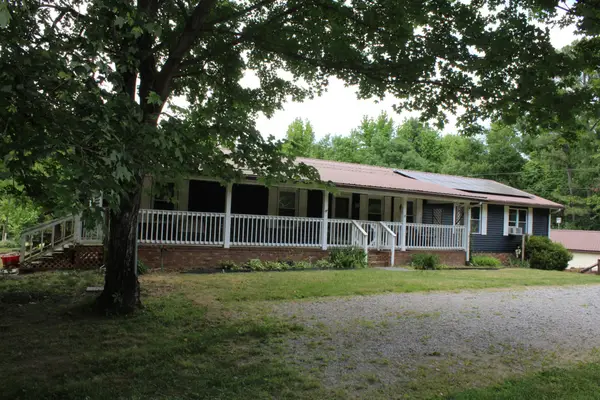110 Towering Oaks Dr, Tennessee Ridge, TN 37178