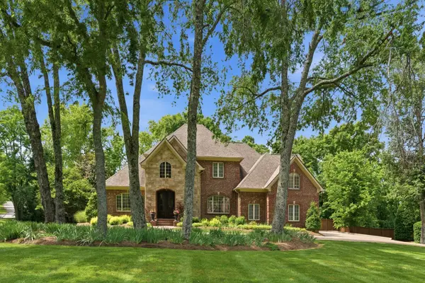 9421 Whittingham Dr, Brentwood, TN 37027
