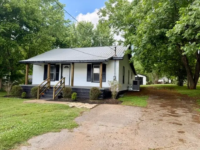 214 Myers St, Cowan, TN 37318 - #2