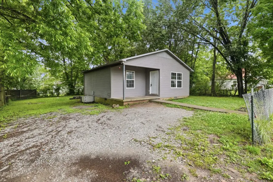725 Mill St, Manchester, TN 37355 - #2