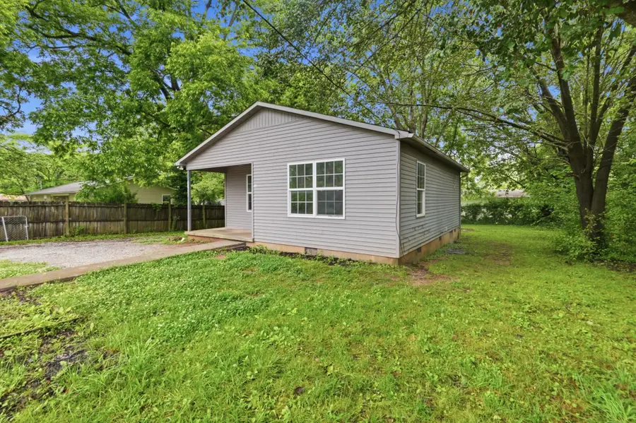 725 Mill St, Manchester, TN 37355 - #3