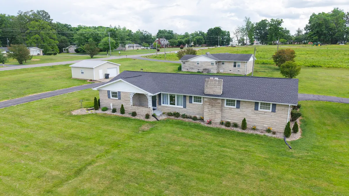 1406 Ellington Dr, Lafayette, TN 37083 - #1