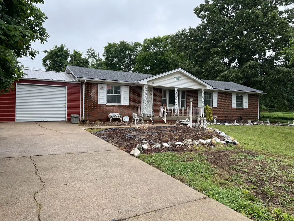304 Pine Mountain Rd, Clarksville, TN 37042 - #1