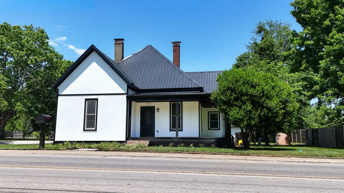 203 College St, Portland, TN 37148 - #1