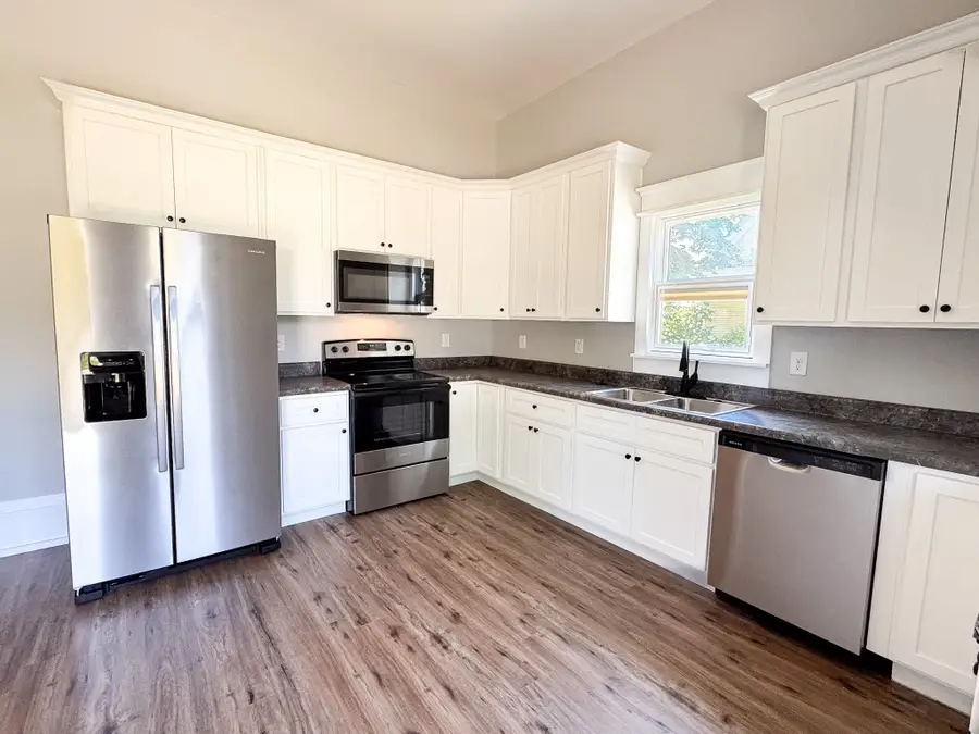 203 College St, Portland, TN 37148 - #3