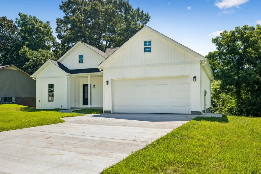 112 Rogers Ave, Winchester, TN 37398 - #2