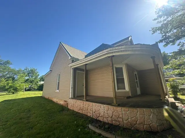 208 S Russell St, Portland, TN 37148 - #2