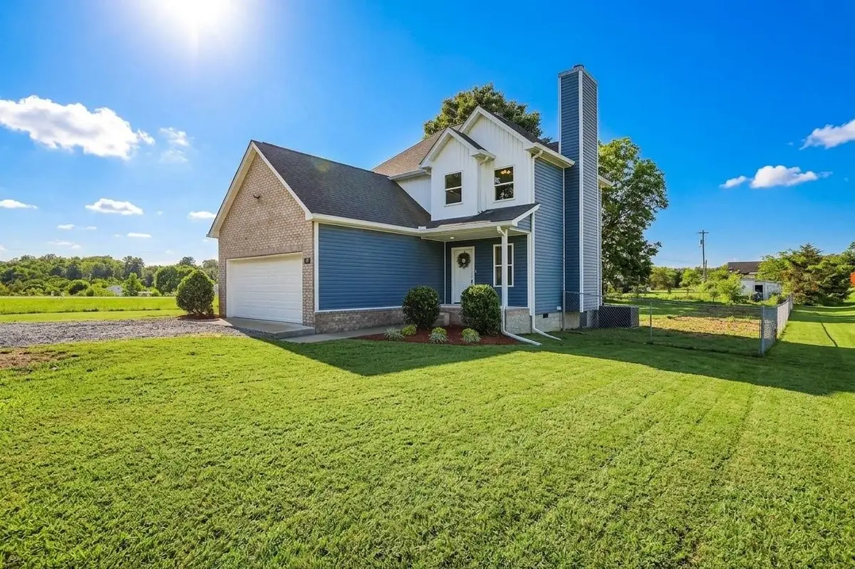 346 E Harris Rd, Bethpage, TN 37022 - #1