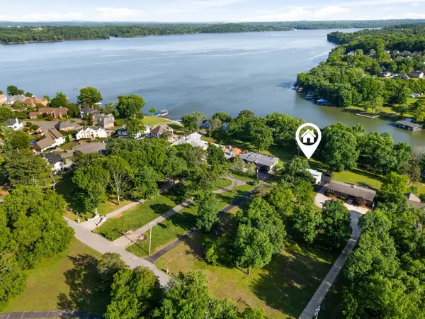 179 Snug Harbor Dr, Hendersonville, TN 37075