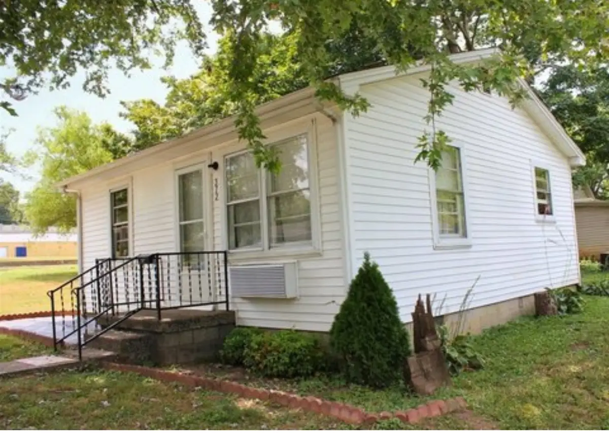 372 S Spring St, Russellville, KY 42276 - #1