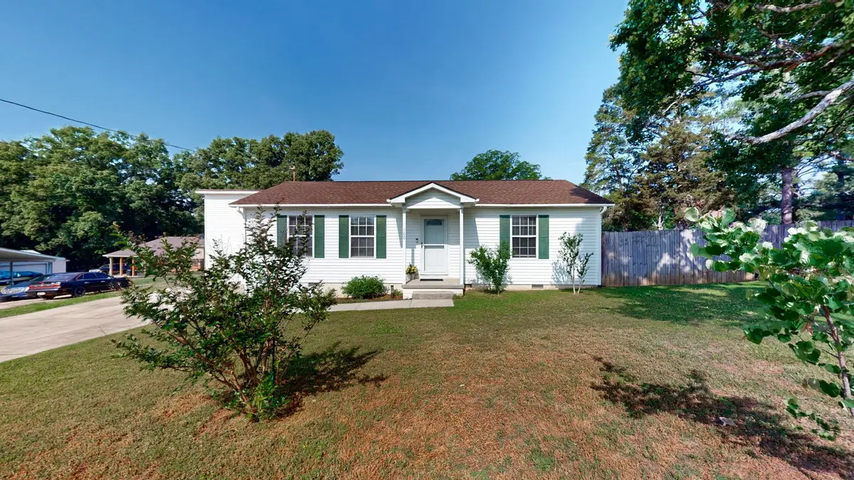 100 Waggoner St, Decherd, TN 37324 - #1