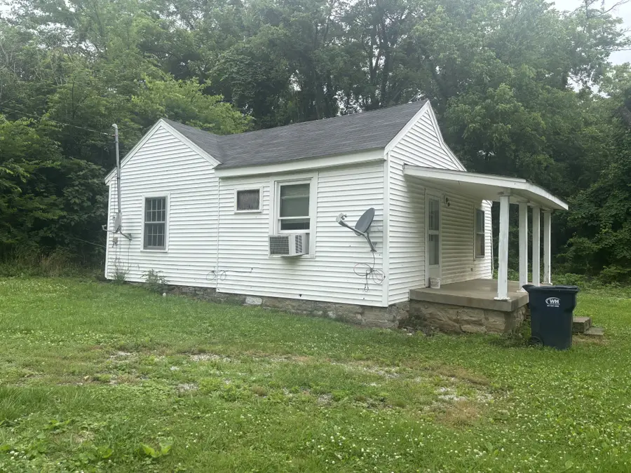 113 Water St, Cornersville, TN 37047 - #2