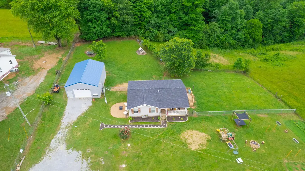 133 Cleveland Rd, Wartrace, TN 37183 - #1