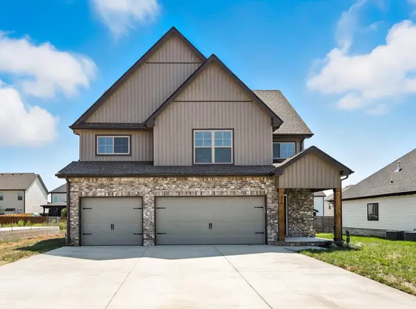 618 Woodrush Dr, Clarksville, TN 37040