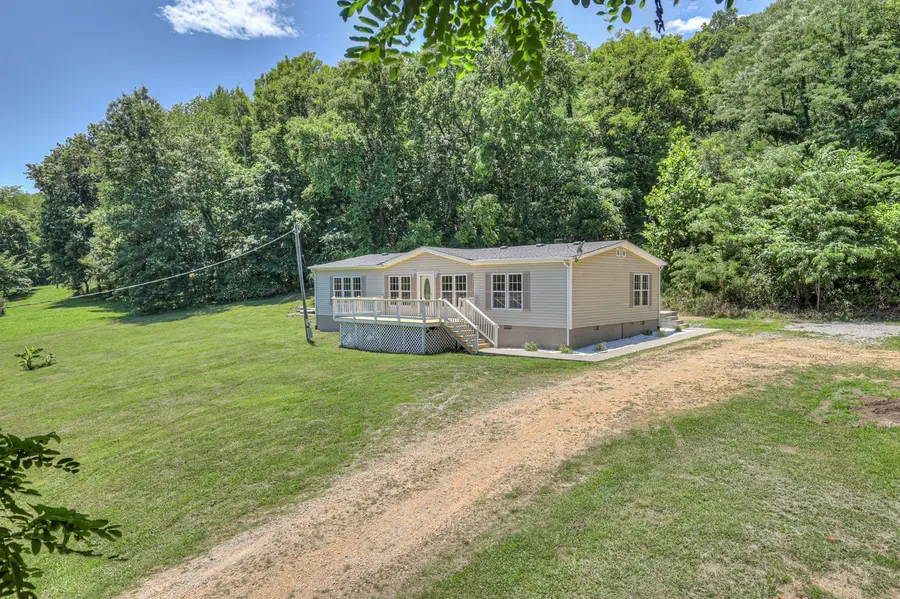 4002 Rippey Lake Rd, Mount Pleasant, TN 38474 - #2