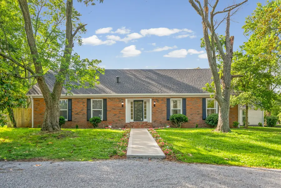 635 Country Club Ln, Hopkinsville, KY 42240 - #2