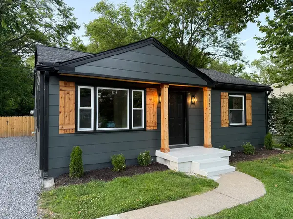 212 Nokes Dr, Hendersonville, TN 37075