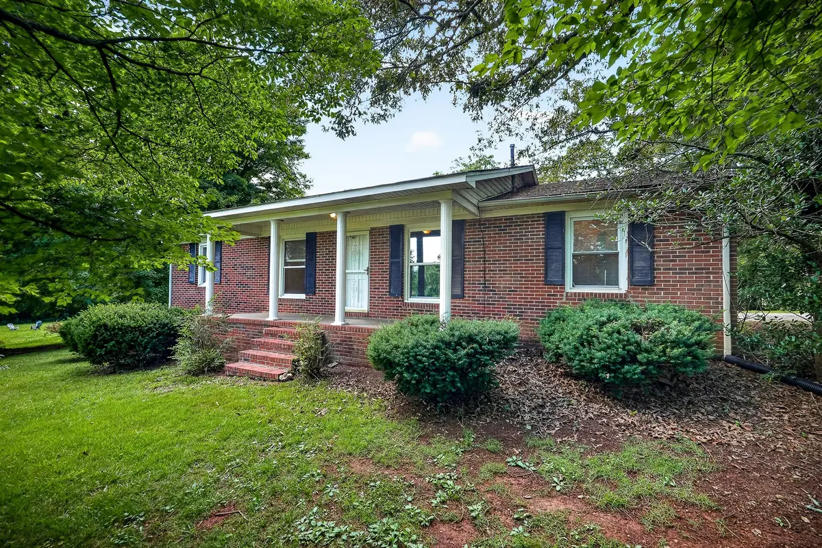 516 Heather Dr, Sparta, TN 38583 - #1