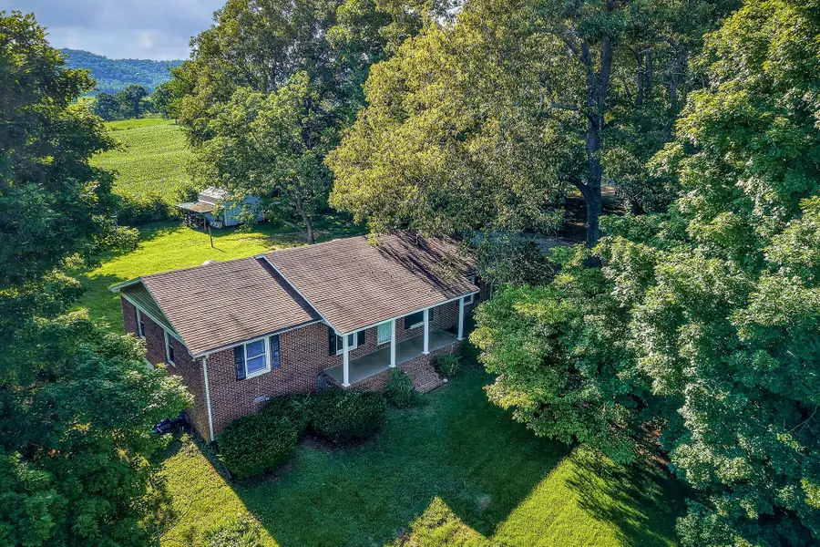 516 Heather Dr, Sparta, TN 38583 - #2