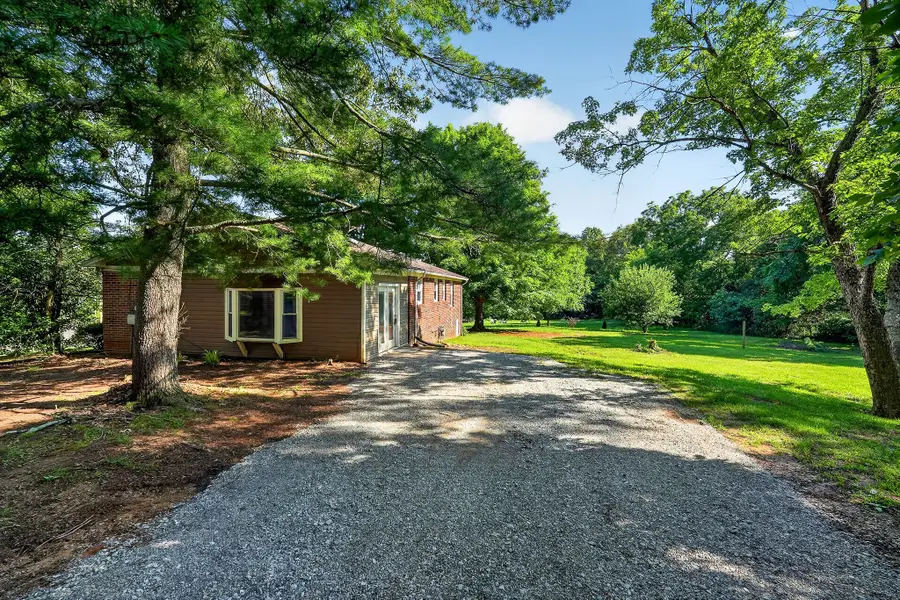 516 Heather Dr, Sparta, TN 38583 - #3