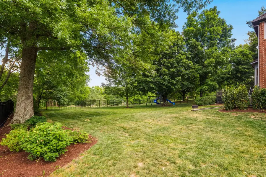 9457 Foothills Dr, Brentwood, TN 37027 - #2