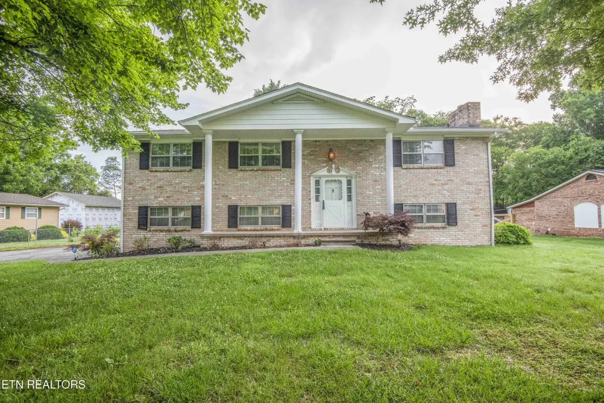 800 Foster Drive, Lenoir City, TN 37772 - #1