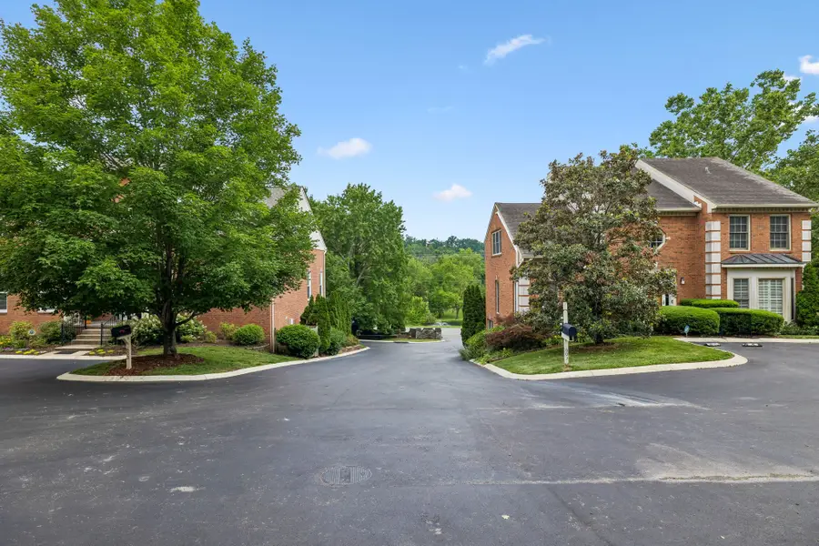 604 Clayborne Ct, Nashville, TN 37215 - #3