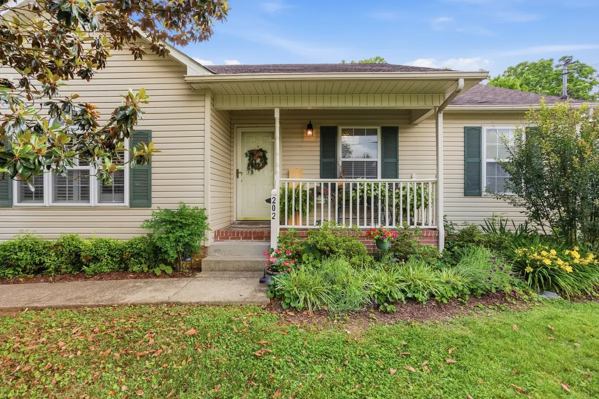 202 Kimberly Dr, Columbia, TN 38401 - #1