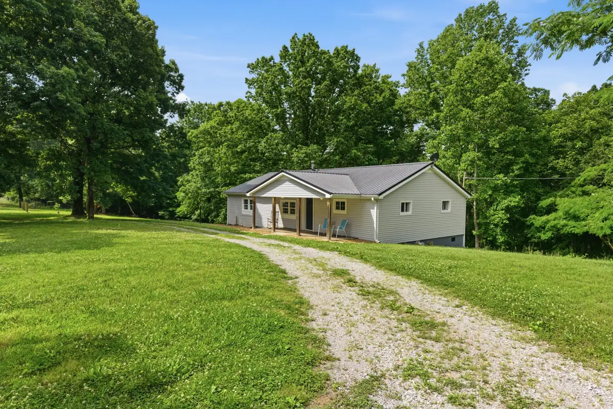 8836 W Sheepneck Rd, Mount Pleasant, TN 38474 - #1