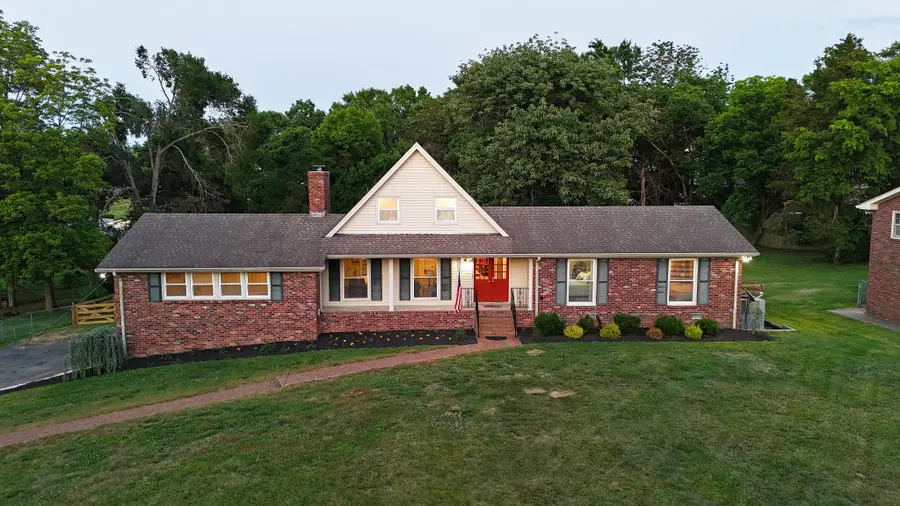105 Highlander Dr, Hendersonville, TN 37075 - #2