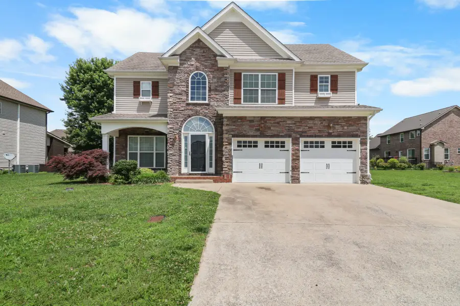 1093 Willow Cir, Clarksville, TN 37043 - #2